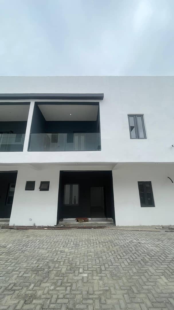 A BRAND NEW 4 BEDROOM TERRANCE DUPLEX